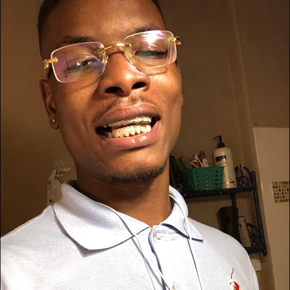 Meet your Posher, A'von la'veca